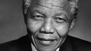 Bir insanla iletişim kurmak istiyorsanız, kendi bildiğiniz dili değil, onun anladığı dili konuşmalısınız. Nelson Mandela