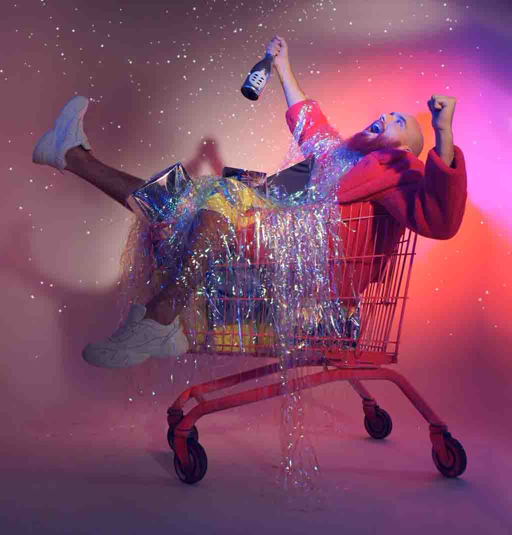 Burcu ÖZBEK – Uzman Sosyolog – Hayatın anlamı ve boşlukta gizli mizah üzerine şüpheci bakış