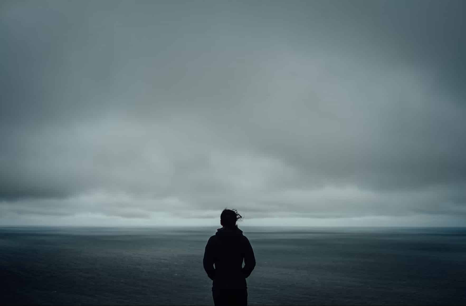 Burcu ÖZBEK – Uzman Sosyolog – Geçmişte kaybedilen ilişkiler ve harcanan çabaların psikolojik analizi